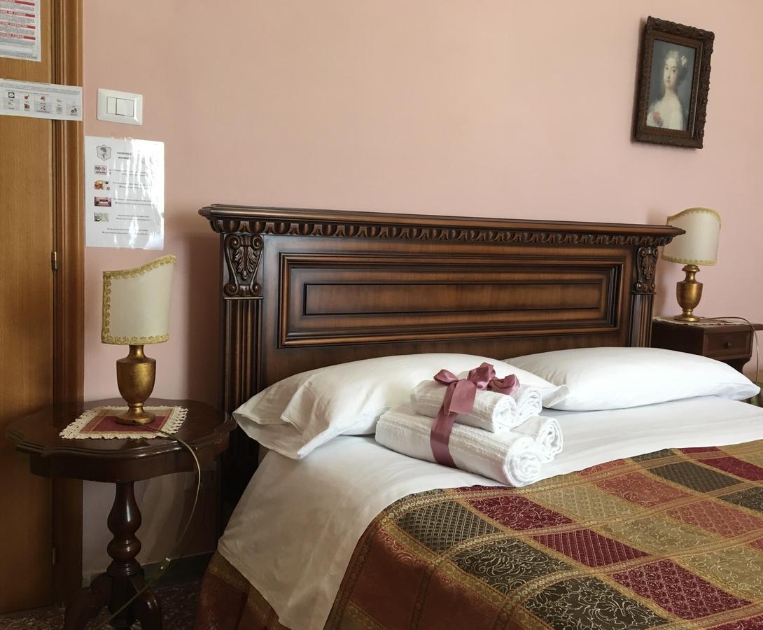 B&B Palazzo Migliani Асколи-Пичено Экстерьер фото