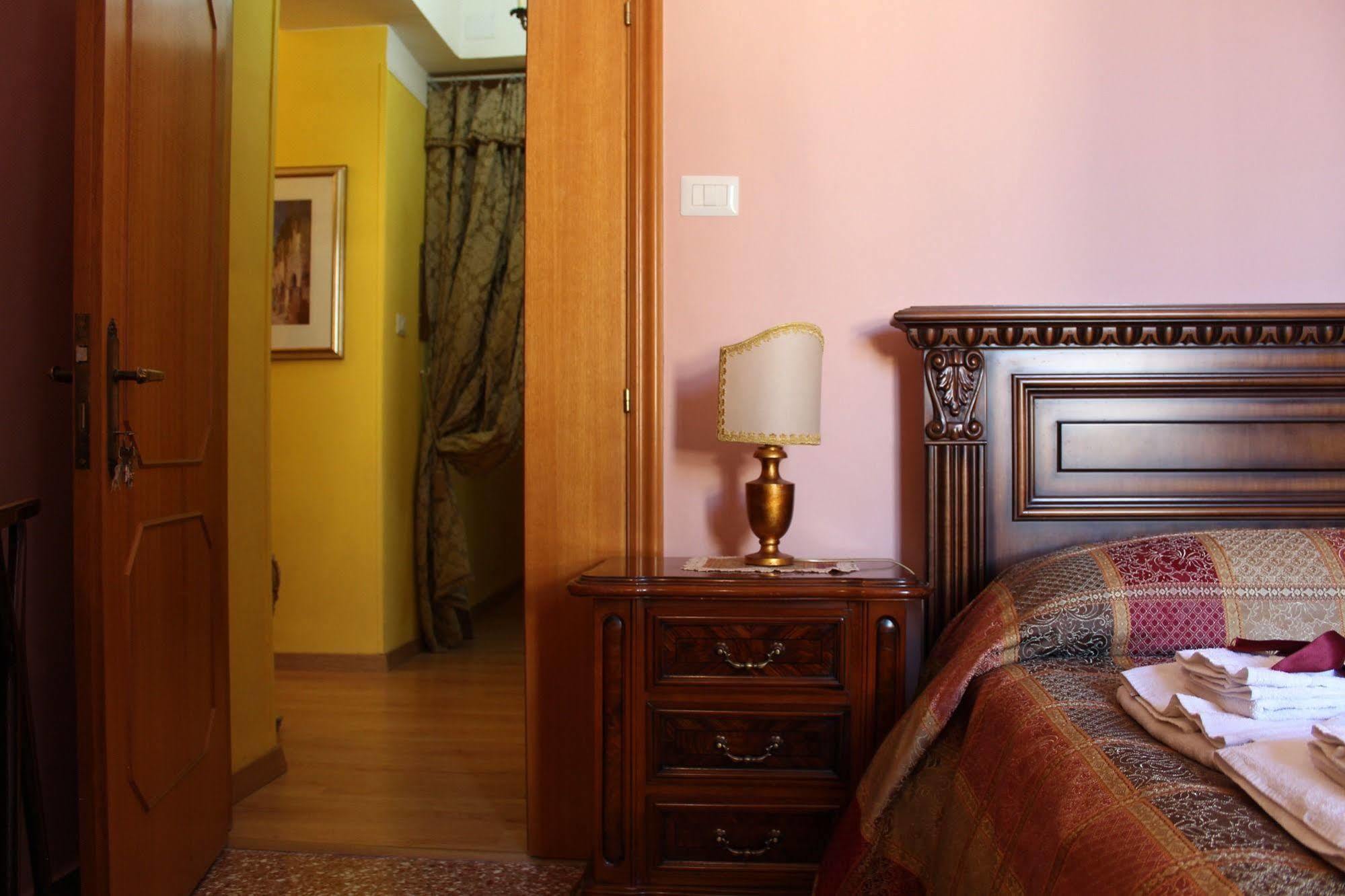 B&B Palazzo Migliani Асколи-Пичено Экстерьер фото